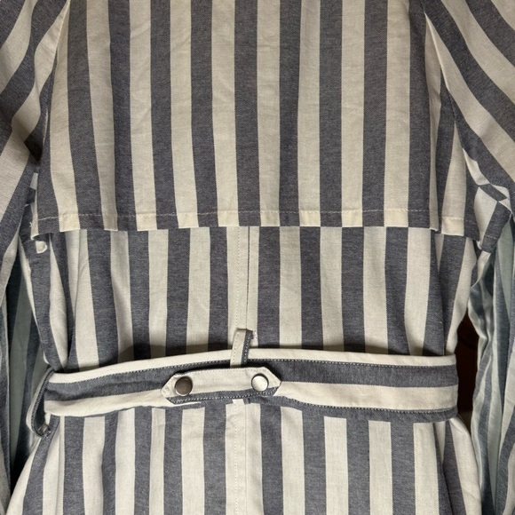 Women’s alter’d state double breasted tie waist trench coat size small. Like new - Picture 4 of 6